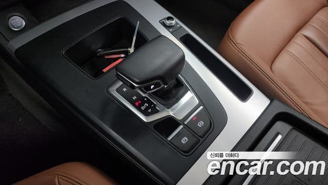 Audi Q5 2021 — ფოტო 9/20