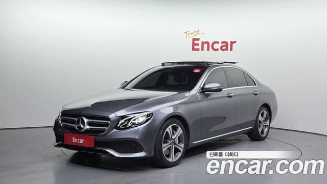 Mercedes-Benz E-Class 2018 — Photo 17/20