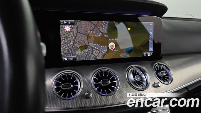 Mercedes-Benz E-Class 2018 — Photo 18/20