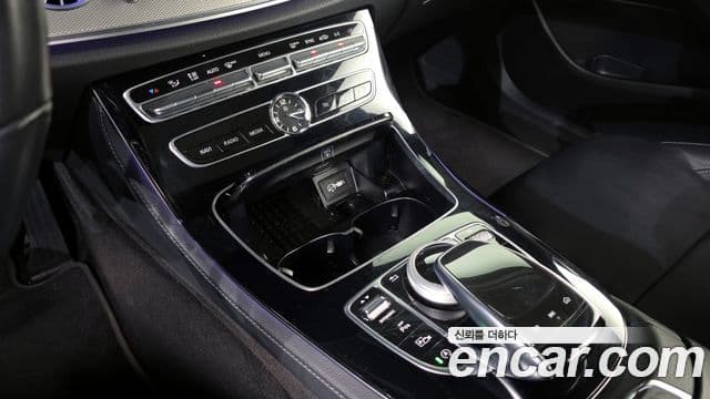 Mercedes-Benz E-Class 2018 — Photo 16/20