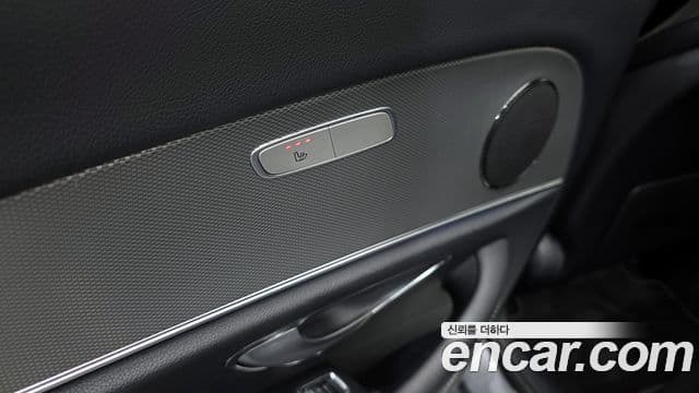 Mercedes-Benz E-Class 2018 — Photo 8/20
