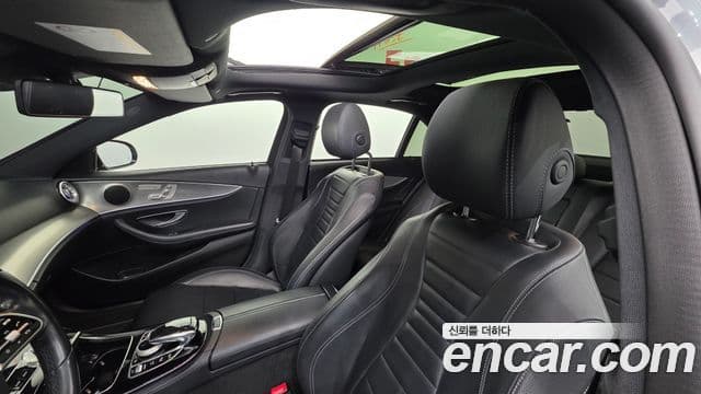 Mercedes-Benz E-Class 2018 — Photo 3/20