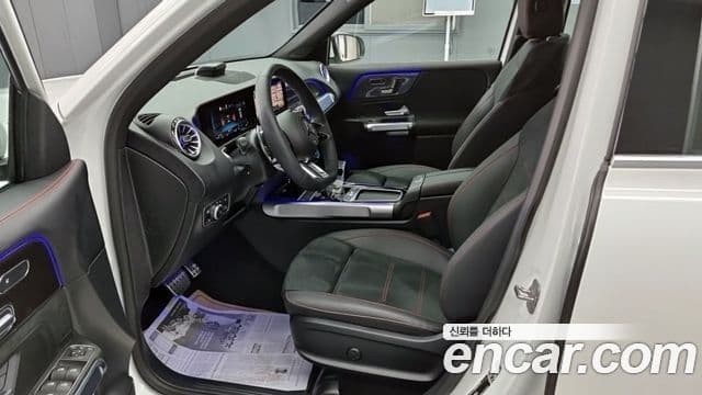 Mercedes-Benz GLB-Class 2025 — Şəkil 8/18