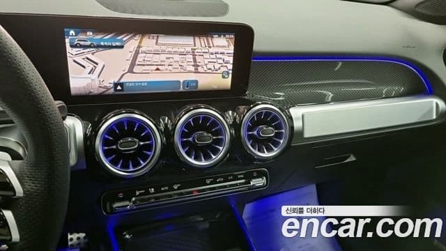 Mercedes-Benz GLB-Class 2025 — Şəkil 12/18