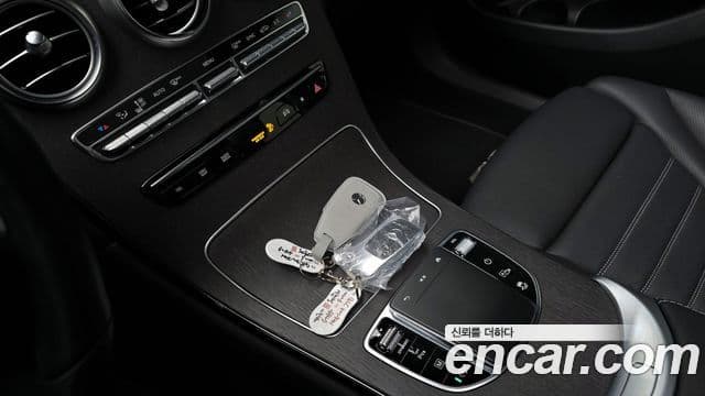 Mercedes-Benz GLC-Class 2023 — ფოტო 18/20