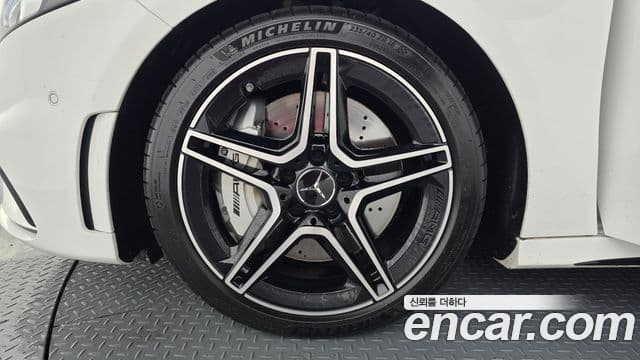 Mercedes-Benz A-Class 2023 — ფოტო 5/20