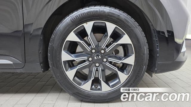 Kia Carnival 2021 — Şəkil 8/20