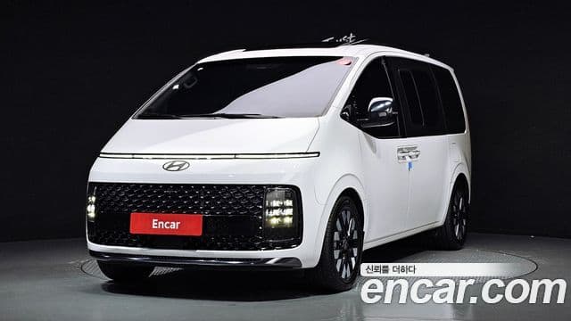 Hyundai Staria 2025 — Фото 1/20