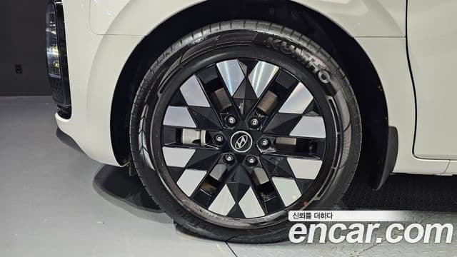 Hyundai Staria 2025 — Фото 5/20