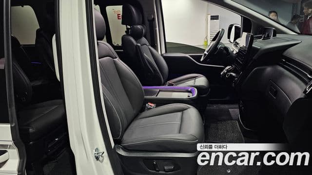 Hyundai Staria 2025 — Фото 10/20
