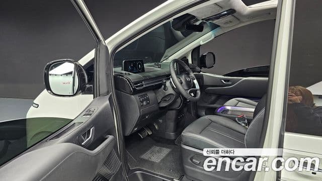 Hyundai Staria 2025 — Фото 11/20
