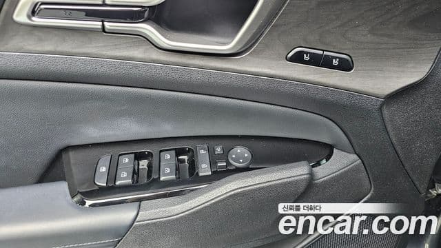Kia Sportage 2021 — ფოტო 18/20