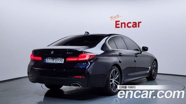 BMW 5 Series 2022 — Photo 9/20
