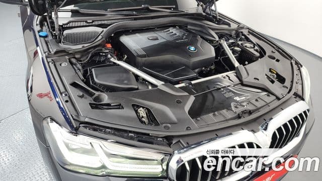 BMW 5 Series 2022 — Photo 10/20