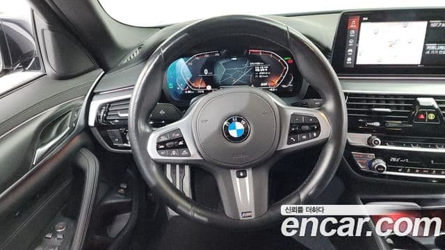 BMW 5 Series 2022 — Photo 13/20