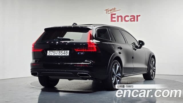 Volvo V60 Cross Country 2020 — Şəkil 2/20