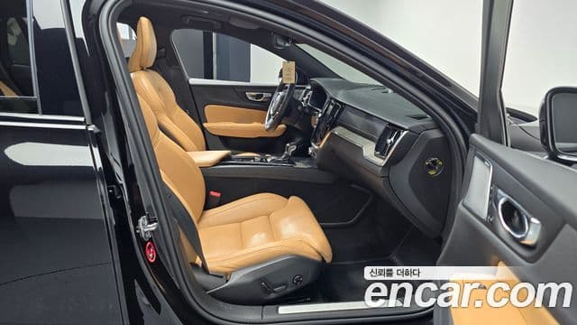 Volvo V60 Cross Country 2020 — Şəkil 11/20
