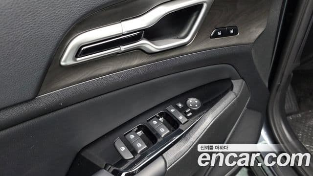 Kia Sportage 2022 — ფოტო 17/20