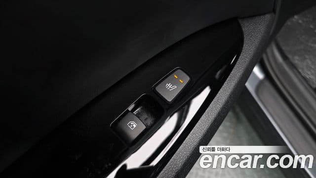 Kia Sportage 2022 — ფოტო 18/20