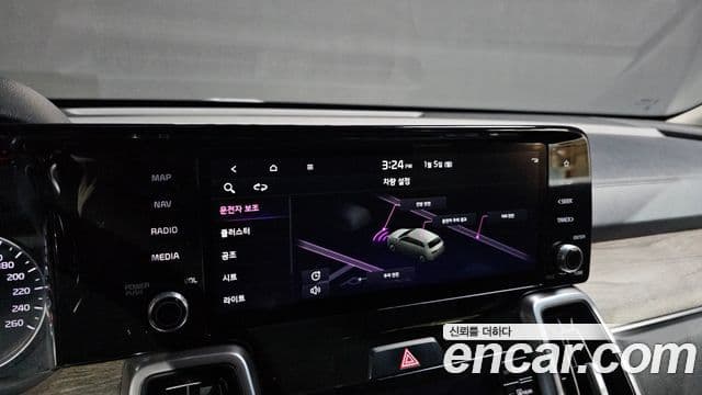 Kia Sorento 2021 — ფოტო 16/20