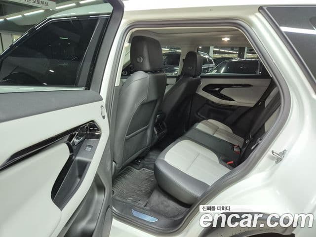 Land Rover Range Rover Evoque 2025 — ფოტო 8/20