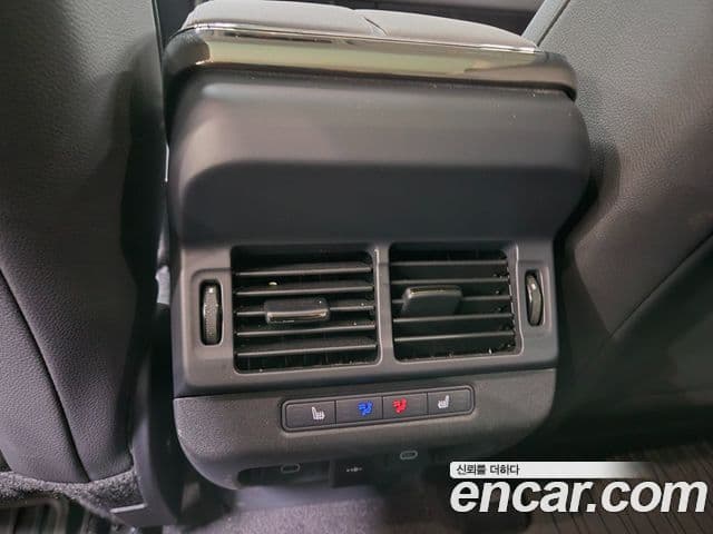 Land Rover Range Rover Evoque 2025 — ფოტო 18/20