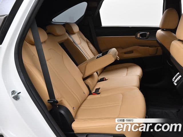 Kia Sorento 2021 — ფოტო 17/20