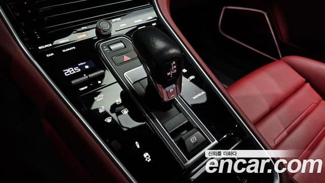 Porsche Panamera 2023 — Photo 6/20