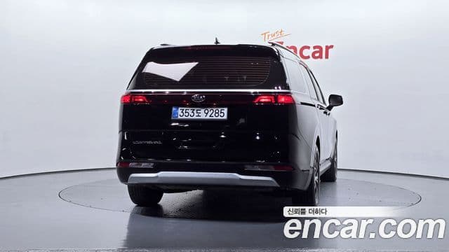 Kia Carnival 2021 — ფოტო 4/20