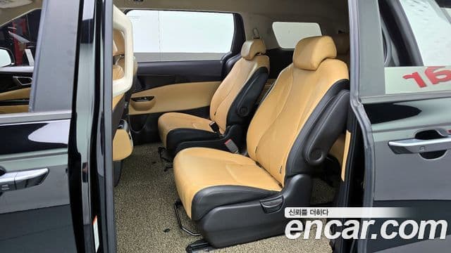 Kia Carnival 2021 — ფოტო 12/20