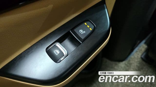 Kia Carnival 2021 — ფოტო 17/20