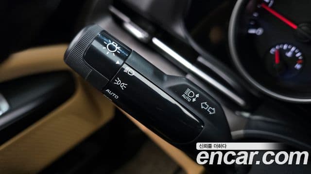 Kia Carnival 2021 — ფოტო 19/20