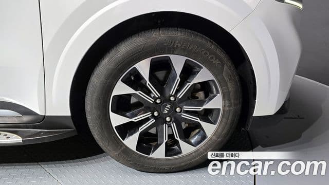 Kia Carnival 2021 — Фото 4/20