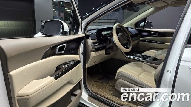 Kia Carnival 2021 — Фото 11/20