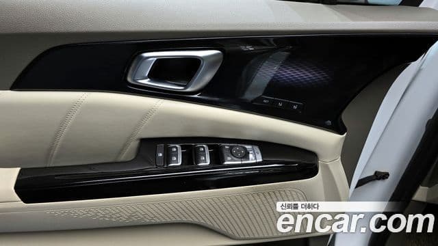 Kia Carnival 2021 — Фото 17/20