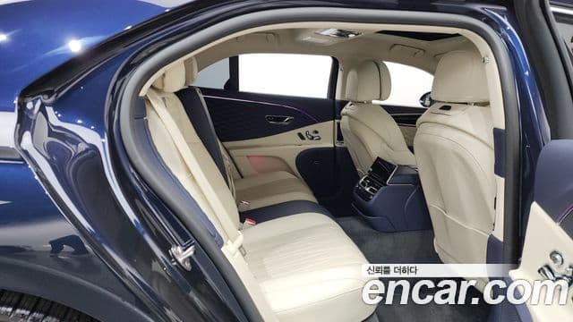 Bentley Flying Spur 2022 — Şəkil 12/20