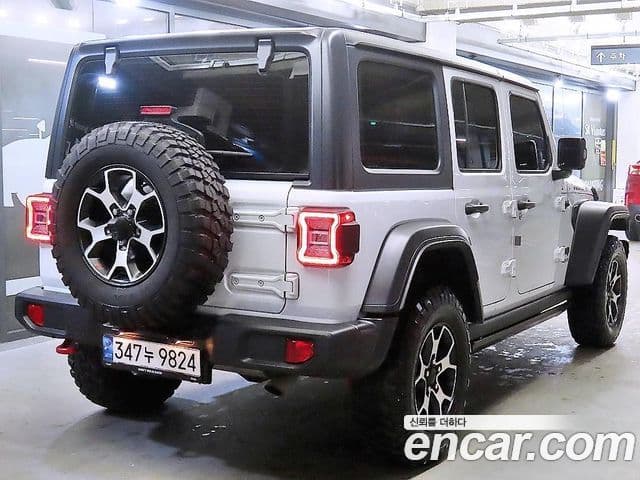 Jeep Wrangler 2021 — ფოტო 15/20