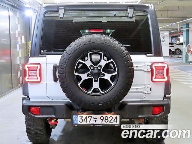 Jeep Wrangler 2021 — ფოტო 20/20