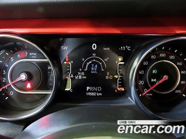 Jeep Wrangler 2021 — ფოტო 2/20