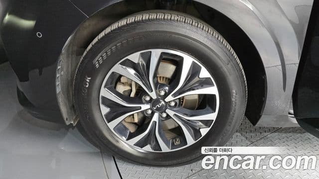 Kia Carnival 2022 — Фото 5/20