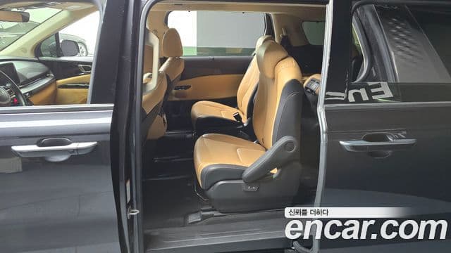 Kia Carnival 2022 — Фото 11/20