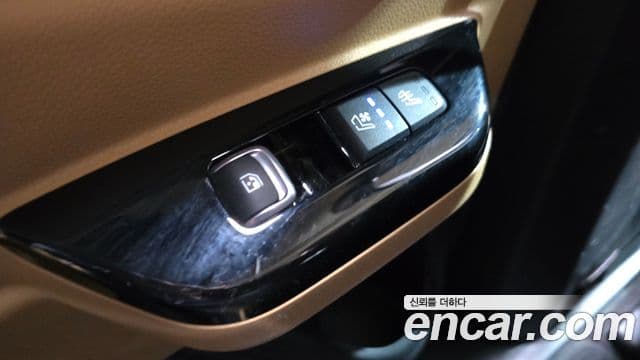 Kia Carnival 2022 — Фото 19/20