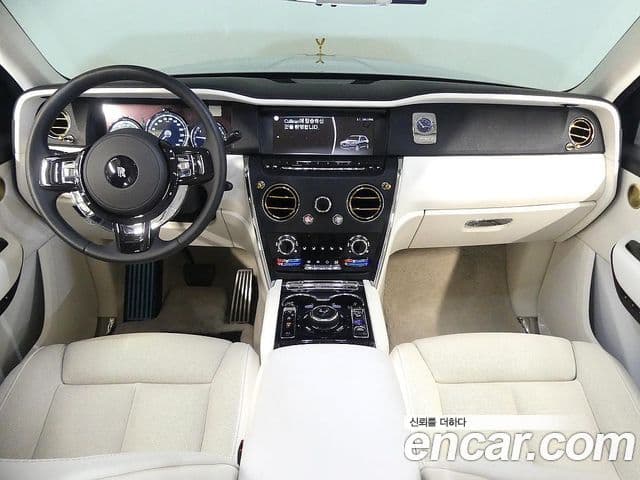 Rolls-Royce Cullinan 2023 — ფოტო 5/20