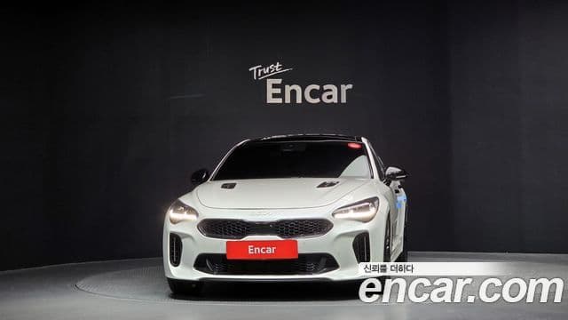 Kia Stinger 2022 — ფოტო 3/20