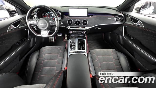 Kia Stinger 2022 — ფოტო 7/20