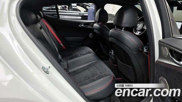 Kia Stinger 2022 — ფოტო 12/20
