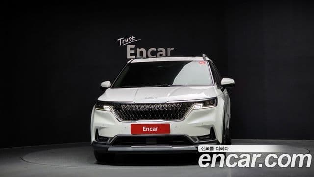 Kia Carnival 2021 — ფოტო 3/20