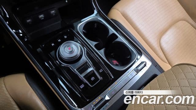 Kia Carnival 2021 — ფოტო 9/20