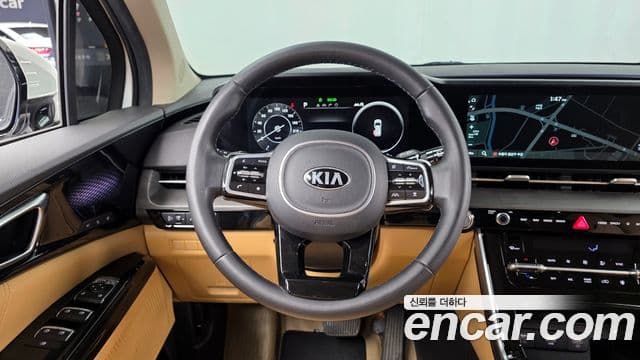 Kia Carnival 2021 — ფოტო 13/20