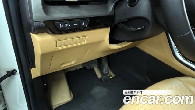Kia Carnival 2021 — Şəkil 18/20